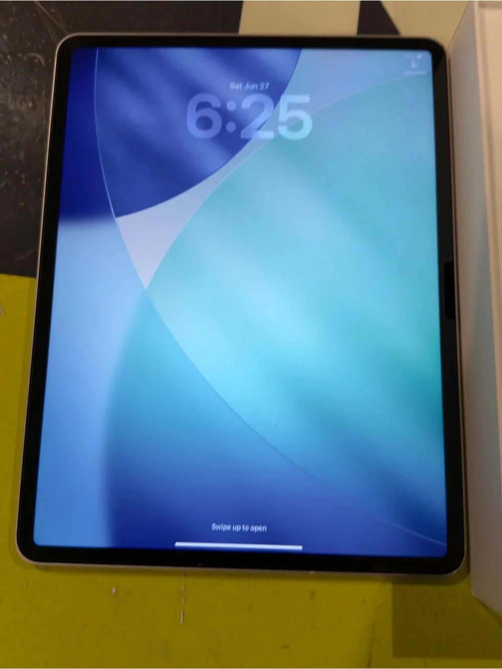 Apple iPad Air 13 inch. M2. WiFi + Cellular. 256GB. Starlight color.
